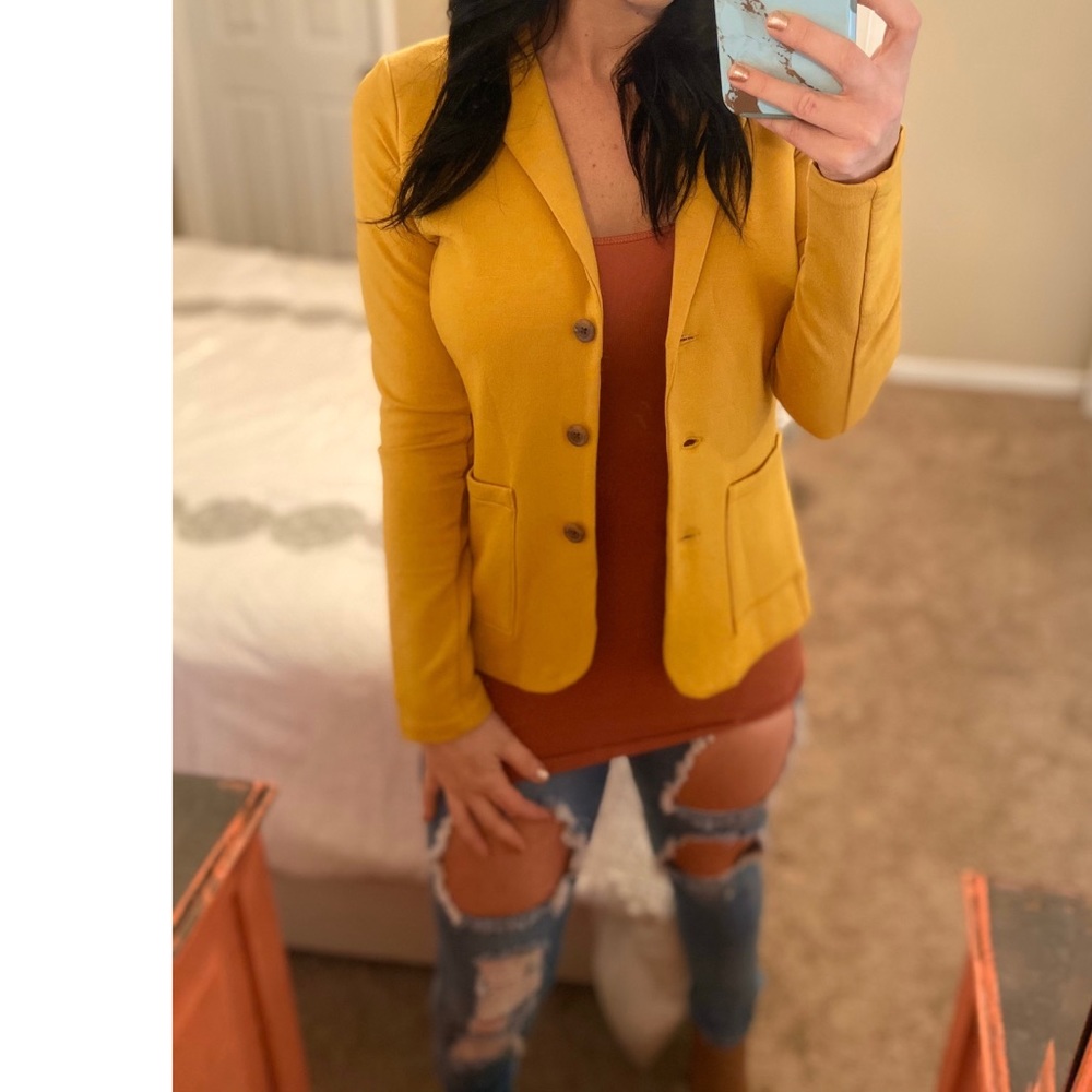 Small Tahari mustard yellow blazer Victorian style